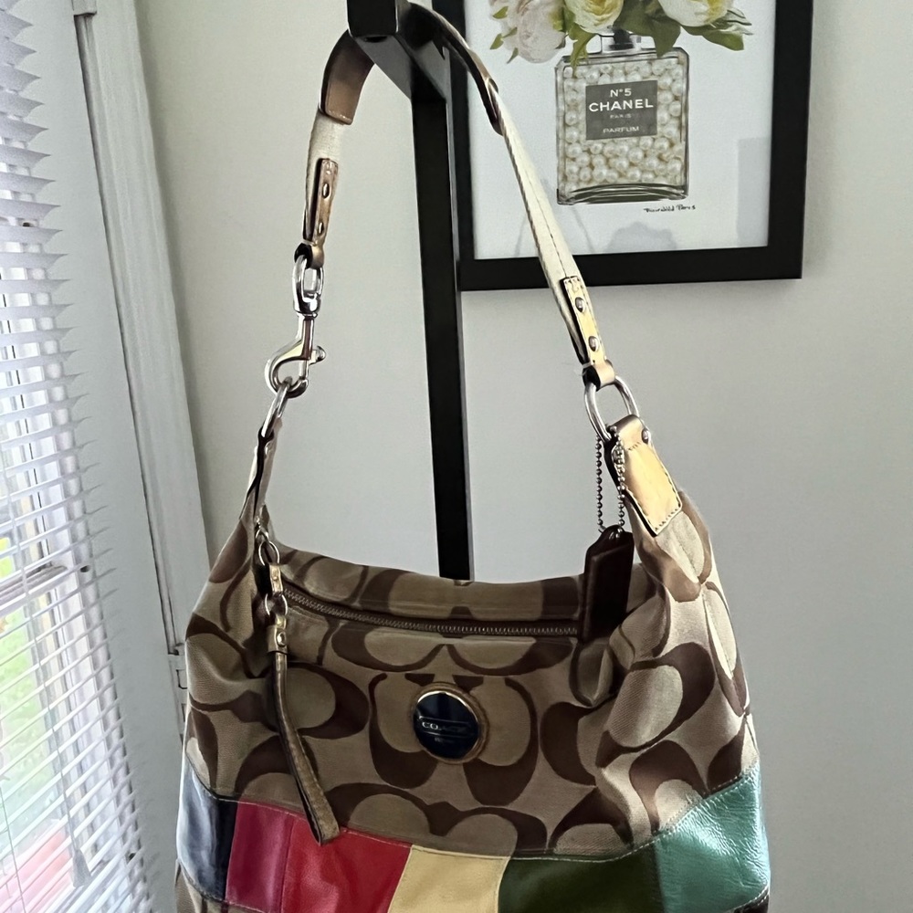 COACH PRE-LOVED AUTHENTIC VINTAGE SIGNATURE ‘C’ LOGO & LEATHER PATCHES HOBO - Picture 13 of 15